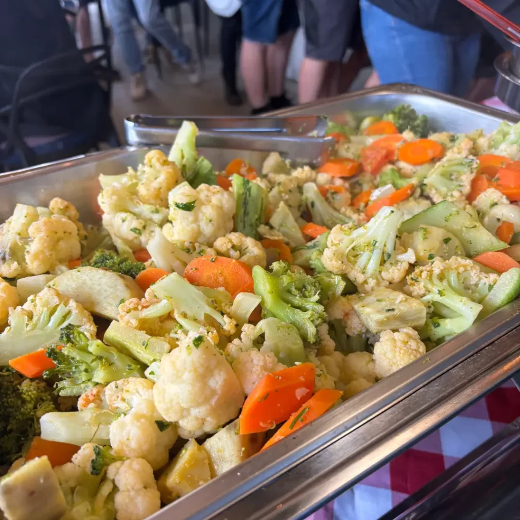 almoço campeiro chácara kiwi da serra legumes