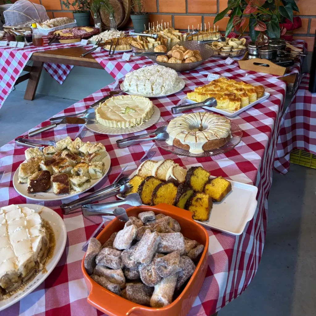 café colonial na chácara kiwi da serra