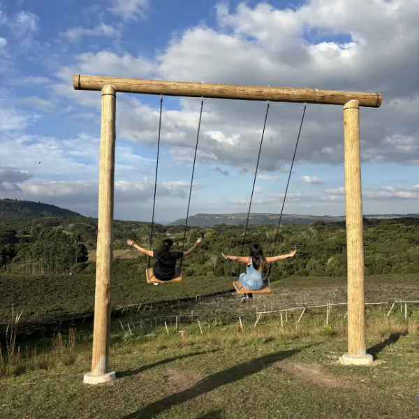 tour e degustação balanço na chácara kiwi da serra